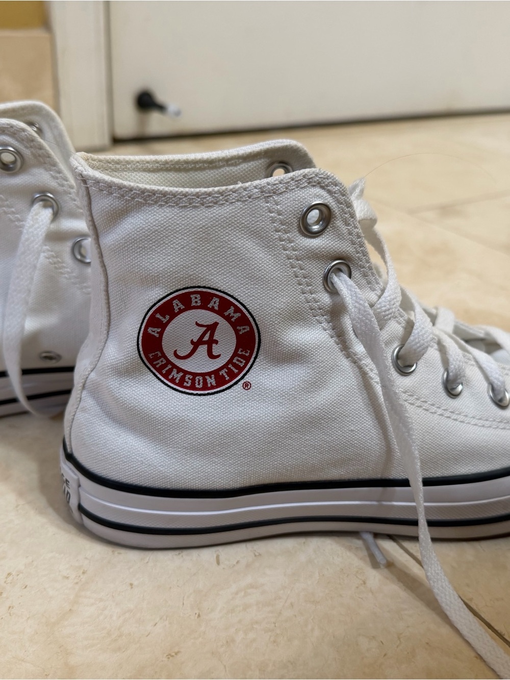 University of Alabama Crimson Tide White High-Top Converse Sneakers 7.5 - Flaw